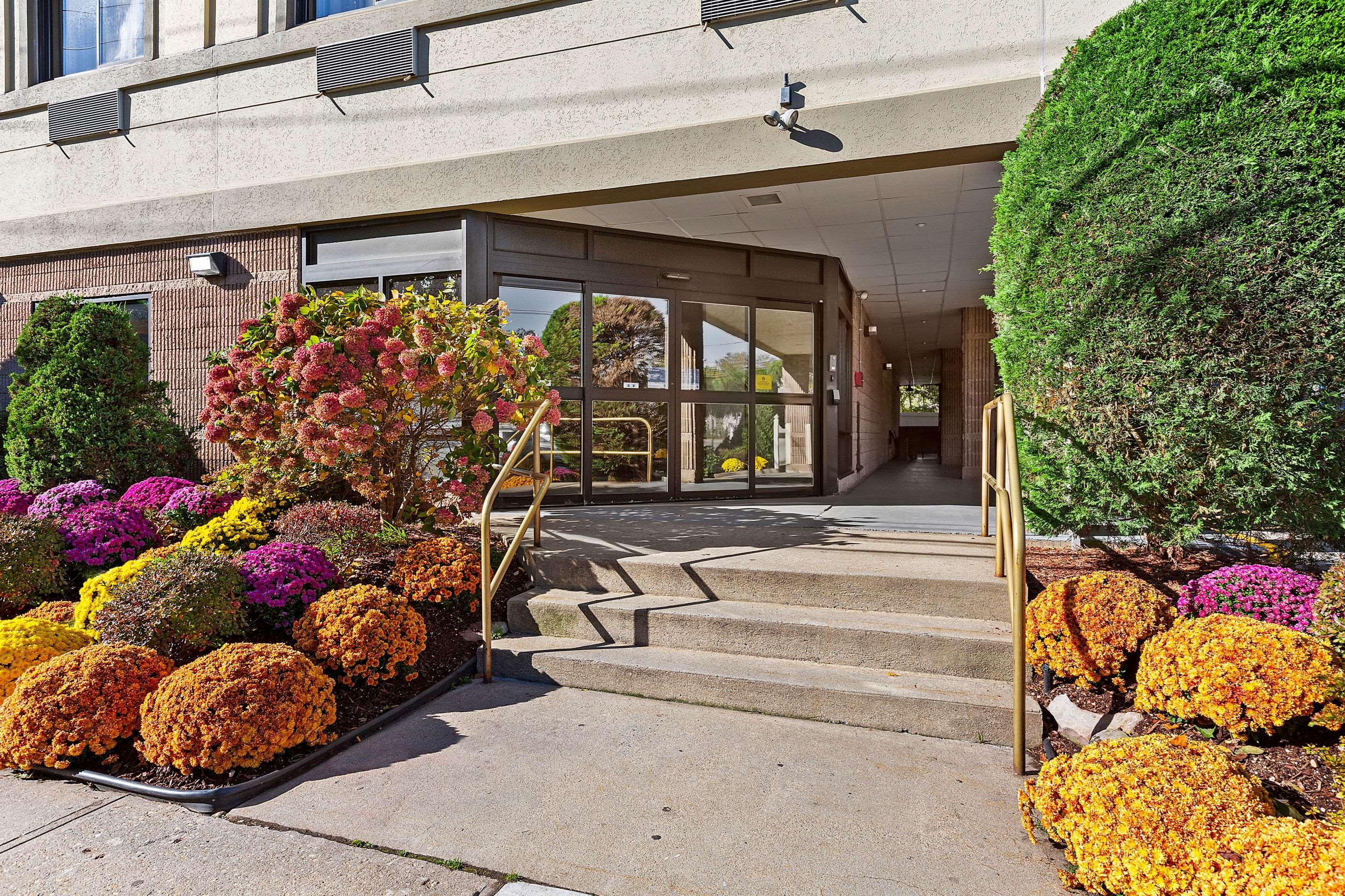 Comfort Inn Syosset-Long Island Exterior photo